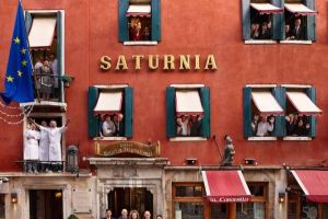 Hotel Saturnia & International